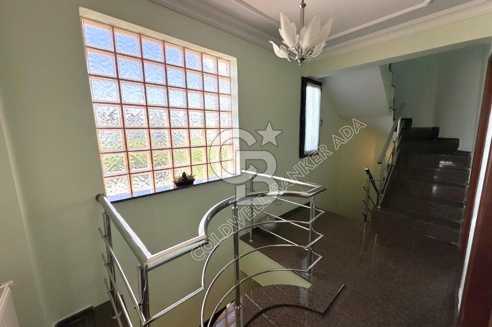 Kuşadası Karaova Rüyakent Sitesinde Kiralık Eşyalı 4+1 Villa