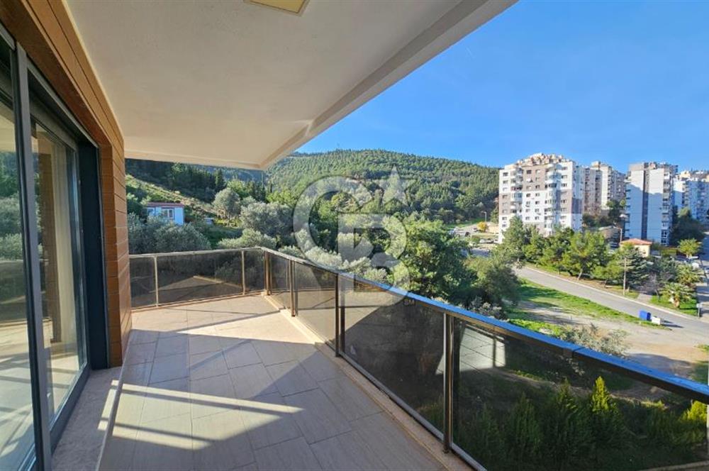 GAZİEMİR EMİRA SİTESİNDE, DOĞANIN KALBİNDE 3+1 SATILIK DAİRE