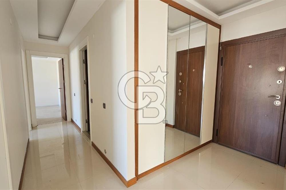 GAZİEMİR EMİRA SİTESİNDE, DOĞANIN KALBİNDE 3+1 SATILIK DAİRE