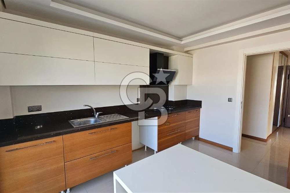 GAZİEMİR EMİRA SİTESİNDE, DOĞANIN KALBİNDE 3+1 SATILIK DAİRE