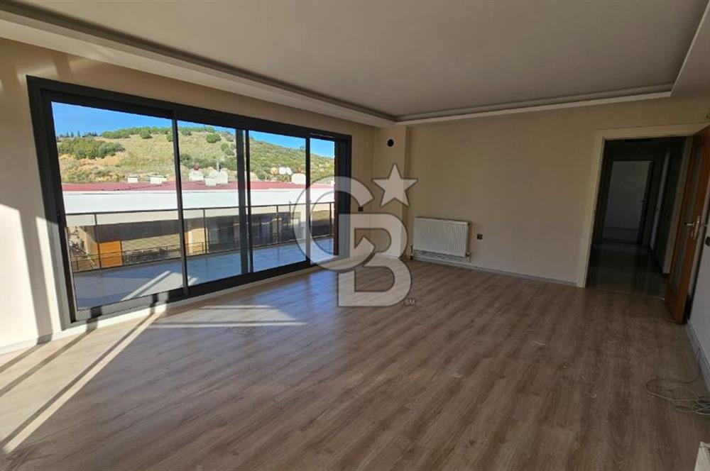 GAZİEMİR EMİRA SİTESİNDE, DOĞANIN KALBİNDE 3+1 SATILIK DAİRE