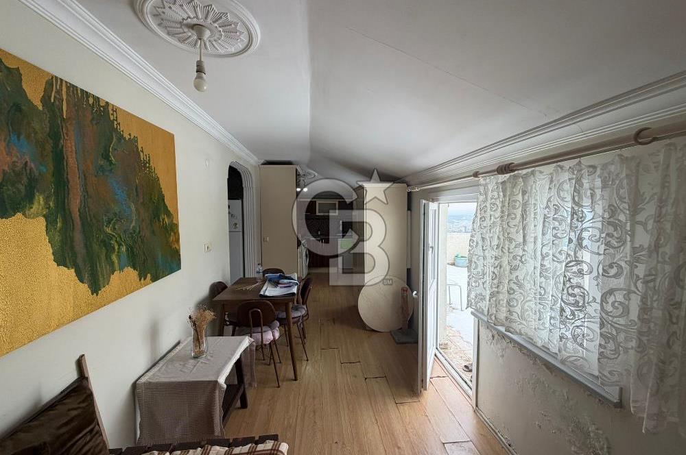 Komple Satılık Bina - Sultanbeyli Fatih Mahallesi Köşe Parsel