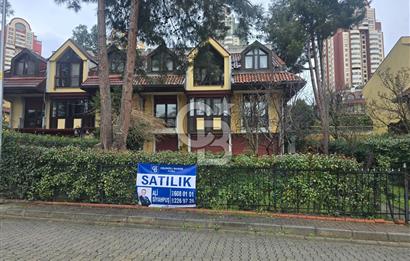 BAHÇEŞEHİR 2.KISIM SATILIK 4+2 VİLLA ŞELALE VİLLALARI