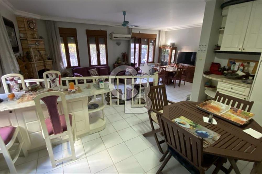 AKÇAY YENİ MAHALLEDE DENİZE 50 M SATILIK 4+1 TRİPLEX