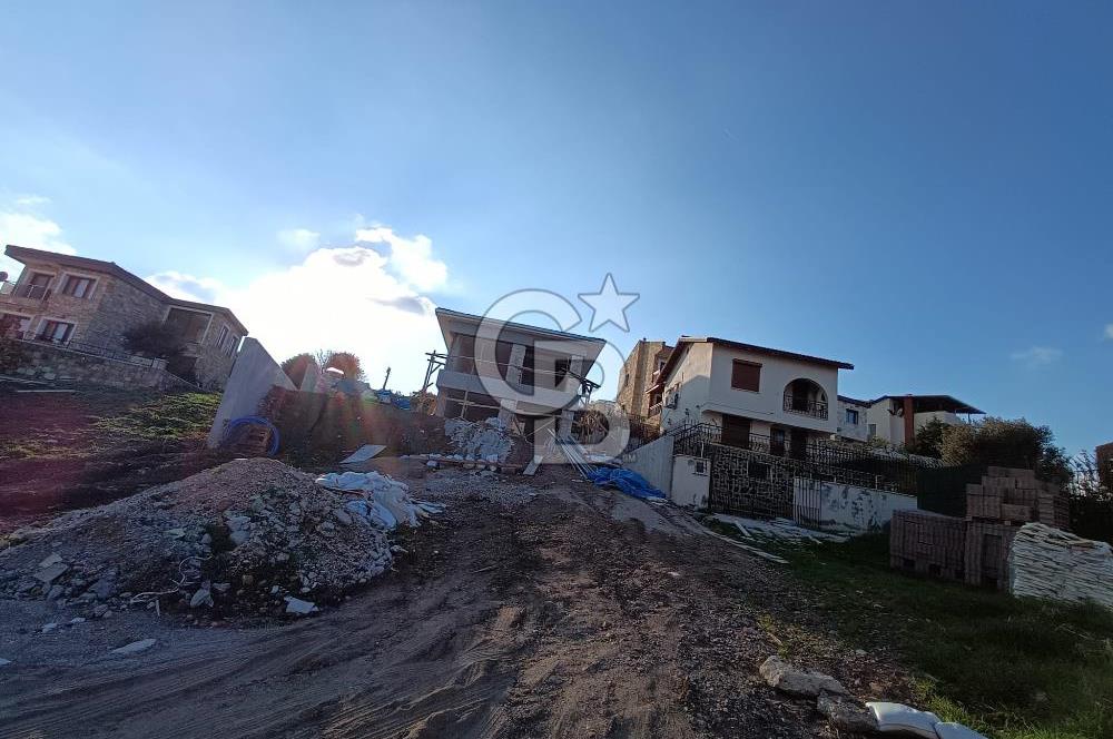 Yenifoça Cumhuriyet Mah. Donatkent'te Satılık Müstakil Villa