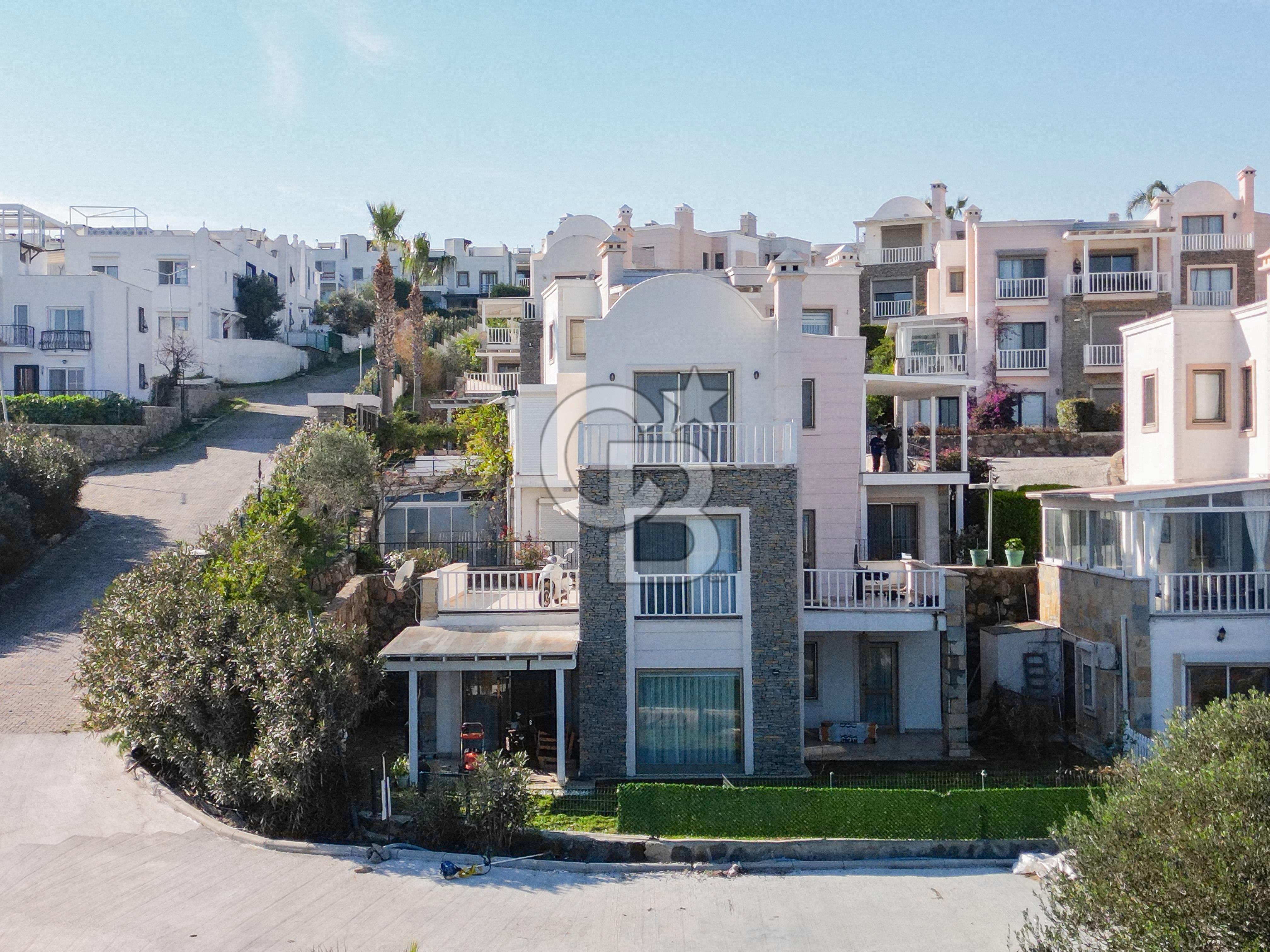 Satılık Bodrum Gündoğan Azure villaları 4+1 Köşe konum