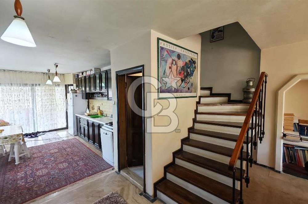 Çeşme Boyalık Sakarya Mah Satılık Bahçeli 4+1 Dubleks Villa