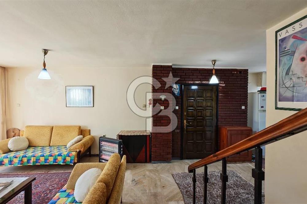 Çeşme Boyalık Sakarya Mah Satılık Bahçeli 4+1 Dubleks Villa