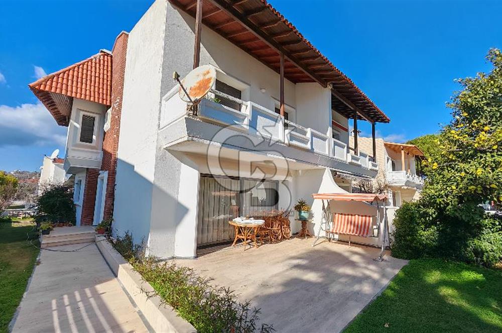 Çeşme Boyalık Sakarya Mah Satılık Bahçeli 4+1 Dubleks Villa