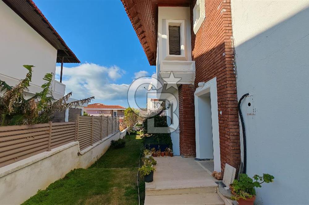 Çeşme Boyalık Sakarya Mah Satılık Bahçeli 4+1 Dubleks Villa