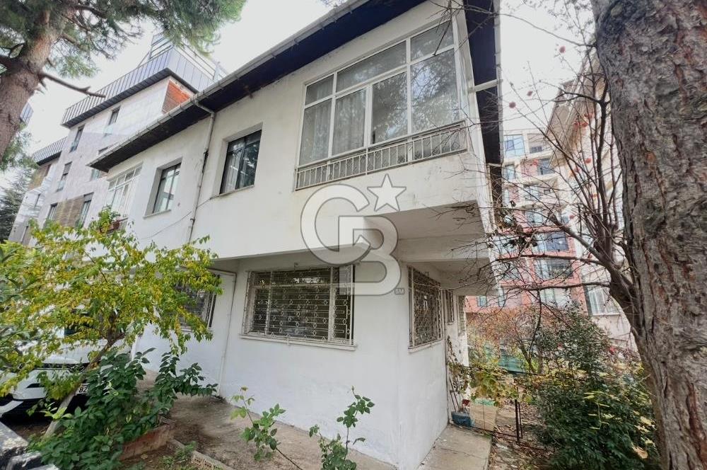 ACIBADEM ÇEKEN SOKAK DA MÜSTAKİL 2+1 KİRALIK