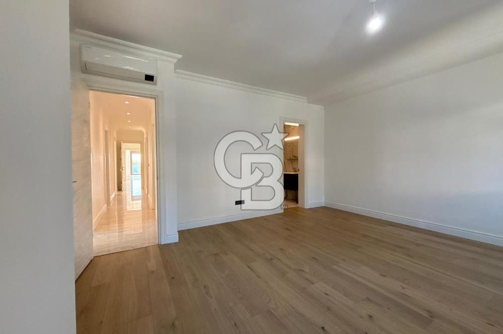 CADDEBOSTAN YALI PARSELİNDE DENİZ MANZARALI 260M2 NET 5+1 KİRALIK DAİRE