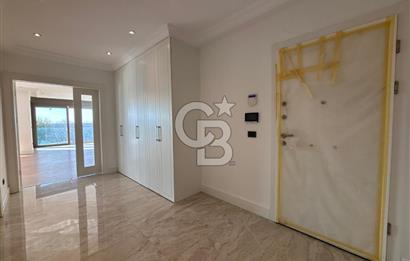 CADDEBOSTAN YALI PARSELİNDE DENİZ MANZARALI 260M2 NET 5+1 KİRALIK DAİRE
