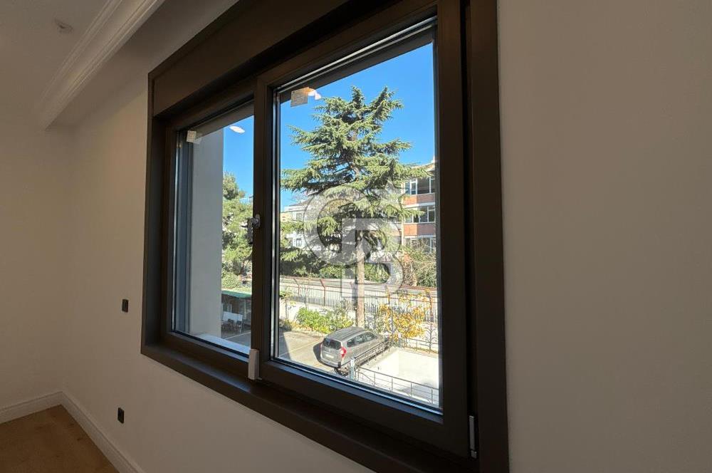 CADDEBOSTAN YALI PARSELİNDE DENİZ MANZARALI 260M2 NET 5+1 KİRALIK DAİRE