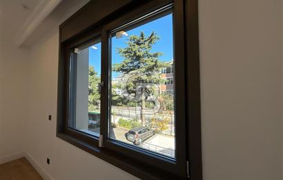 CADDEBOSTAN YALI PARSELİNDE DENİZ MANZARALI 260M2 NET 5+1 KİRALIK DAİRE