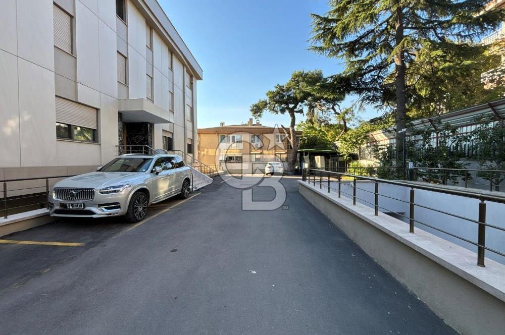 CADDEBOSTAN YALI PARSELİNDE DENİZ MANZARALI 260M2 NET 5+1 KİRALIK DAİRE