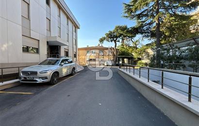 CADDEBOSTAN YALI PARSELİNDE DENİZ MANZARALI 260M2 NET 5+1 KİRALIK DAİRE