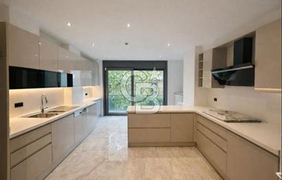 CADDEBOSTAN YALI PARSELİNDE DENİZ MANZARALI 260M2 NET 5+1 KİRALIK DAİRE