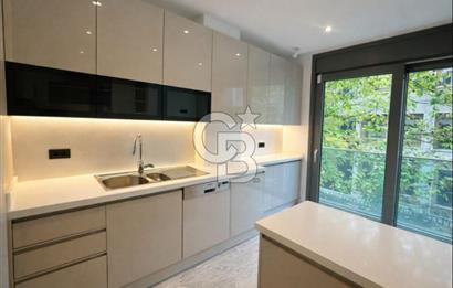 CADDEBOSTAN YALI PARSELİNDE DENİZ MANZARALI 260M2 NET 5+1 KİRALIK DAİRE