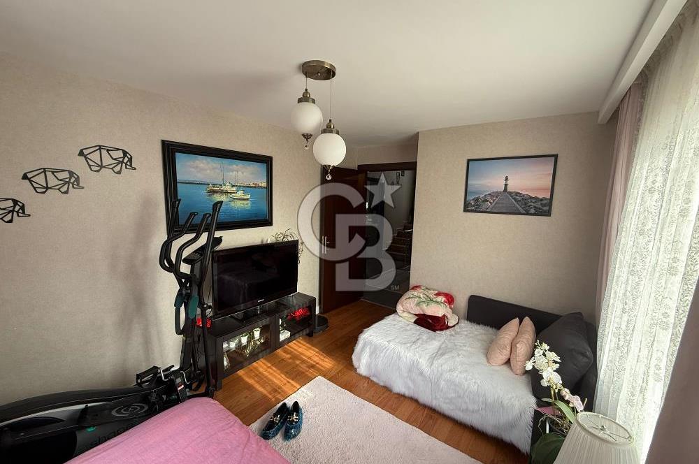 ALACAATLI 'DA MANZARALI HAVUZLU SİTEDE SATILIK 4+1 VİLLA