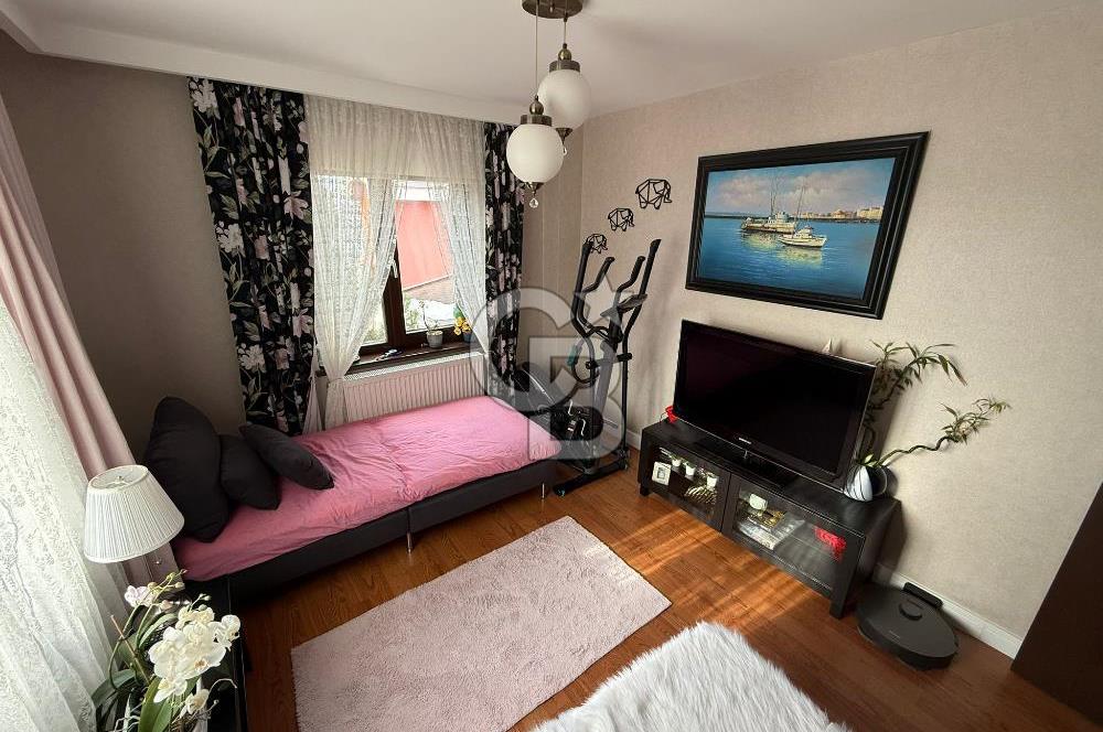 ALACAATLI 'DA MANZARALI HAVUZLU SİTEDE SATILIK 4+1 VİLLA