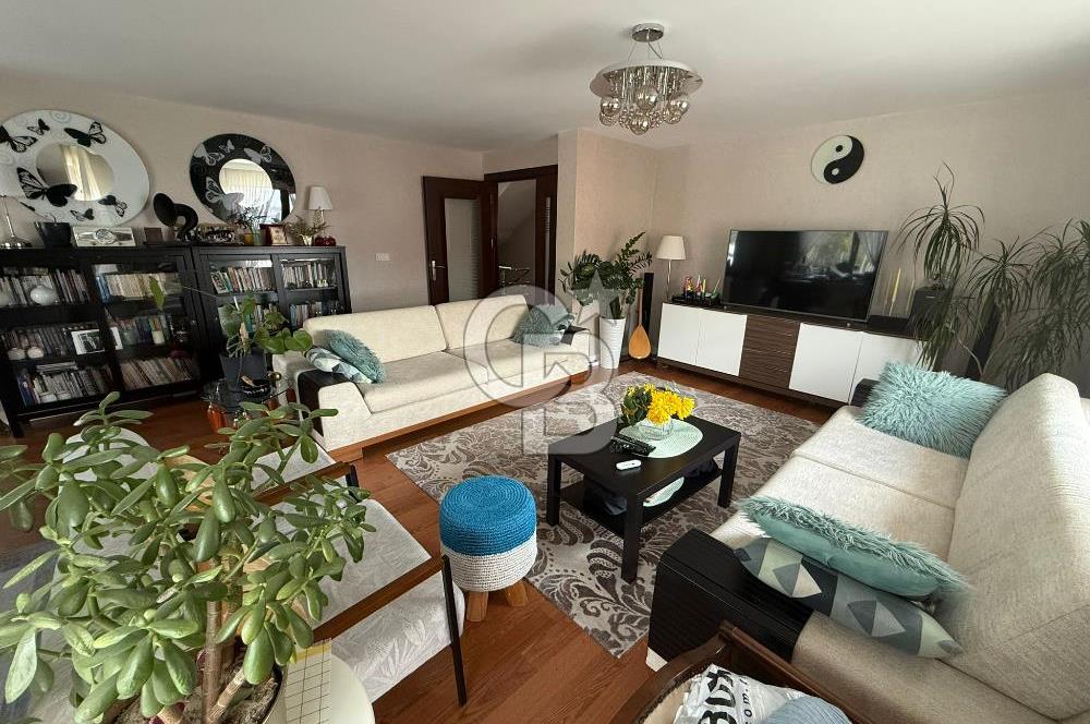 ALACAATLI 'DA MANZARALI HAVUZLU SİTEDE SATILIK 4+1 VİLLA