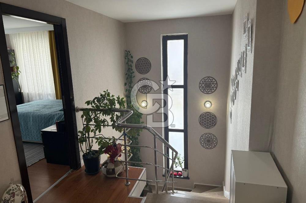 ALACAATLI 'DA MANZARALI HAVUZLU SİTEDE SATILIK 4+1 VİLLA