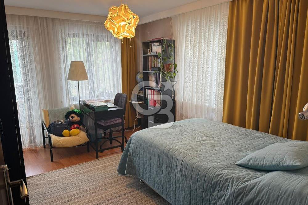 ALACAATLI 'DA MANZARALI HAVUZLU SİTEDE SATILIK 4+1 VİLLA