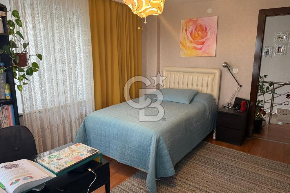 ALACAATLI 'DA MANZARALI HAVUZLU SİTEDE SATILIK 4+1 VİLLA