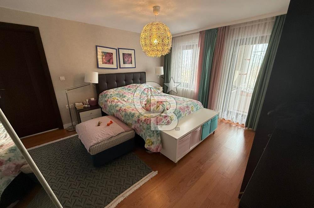 ALACAATLI 'DA MANZARALI HAVUZLU SİTEDE SATILIK 4+1 VİLLA