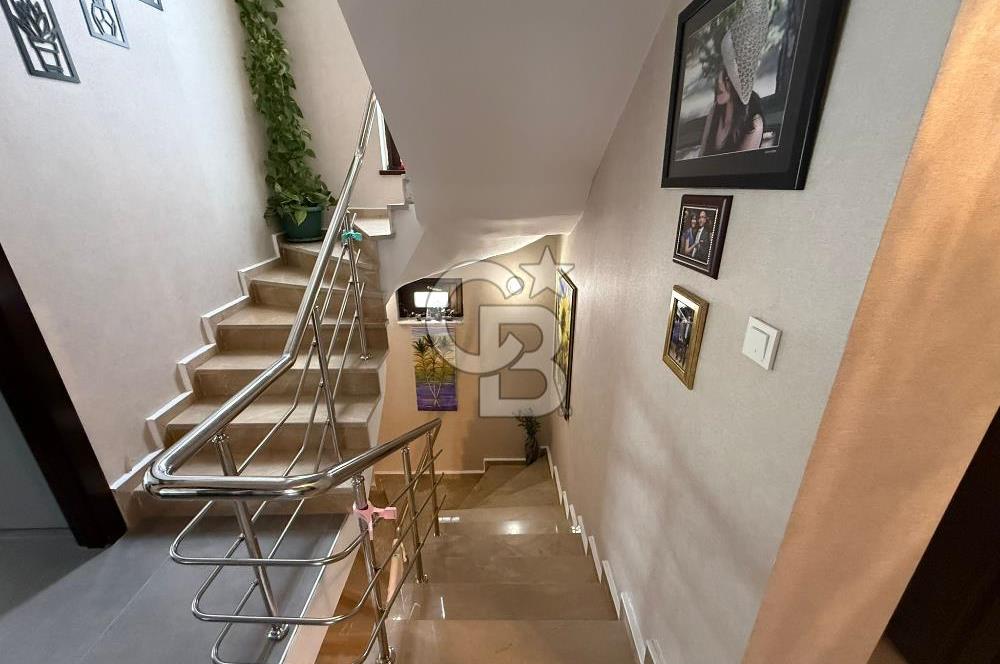 ALACAATLI 'DA MANZARALI HAVUZLU SİTEDE SATILIK 4+1 VİLLA