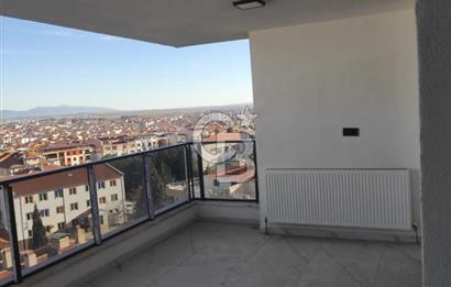 UŞAK MERKEZDE MANZARALI CAM BALKONLU 3+1 SATILIK DAİRE