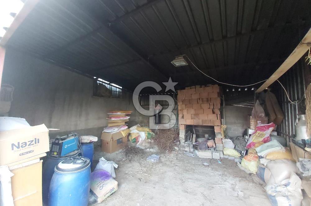 Dazkırı-Bozan Köyünde 6+1 Satılık Konut, Besihane ve Müştemilatı