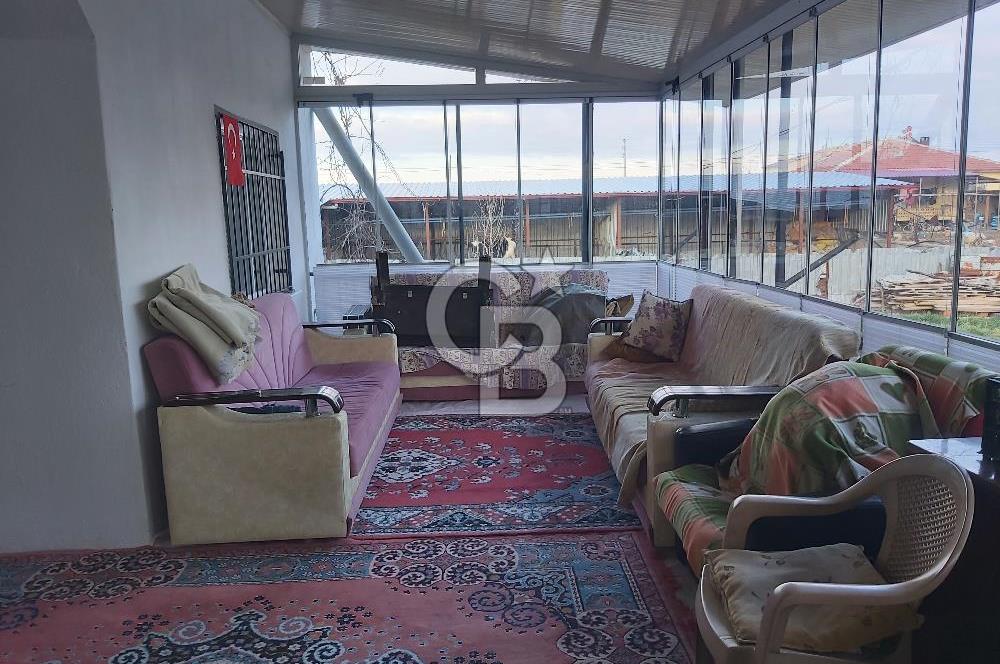 Dazkırı-Bozan Köyünde 6+1 Satılık Konut, Besihane ve Müştemilatı