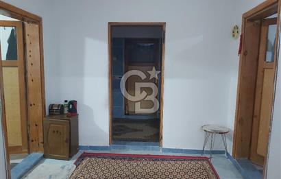 Dazkırı-Bozan Köyünde 6+1 Satılık Konut, Besihane ve Müştemilatı