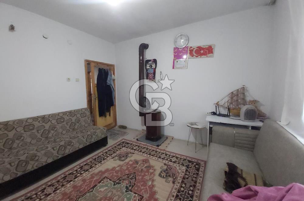 Dazkırı-Bozan Köyünde 6+1 Satılık Konut, Besihane ve Müştemilatı