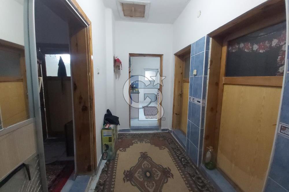 Dazkırı-Bozan Köyünde 6+1 Satılık Konut, Besihane ve Müştemilatı