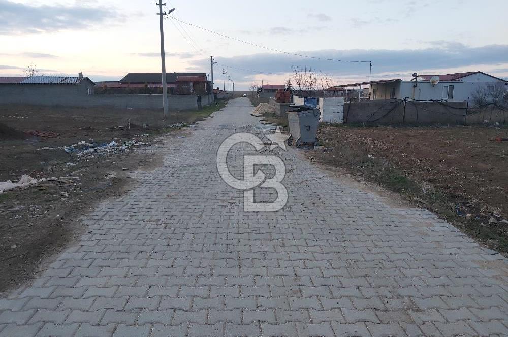 Dazkırı-Bozan Köyünde 6+1 Satılık Konut, Besihane ve Müştemilatı