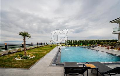 FOÇA YENİBAĞARASI'DA 5+1 TRİPLEX LOFT DENİZ MANZARALI SATILIK LÜKS VİLLA
