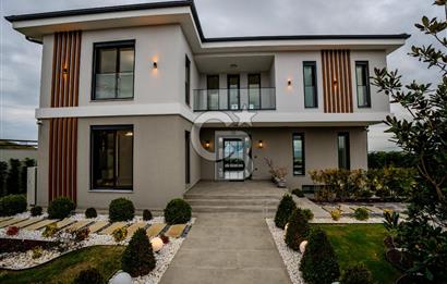 FOÇA YENİBAĞARASI'DA 5+1 TRİPLEX LOFT DENİZ MANZARALI SATILIK LÜKS VİLLA