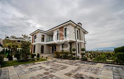 FOÇA YENİBAĞARASI'DA 5+1 TRİPLEX LOFT DENİZ MANZARALI SATILIK LÜKS VİLLA