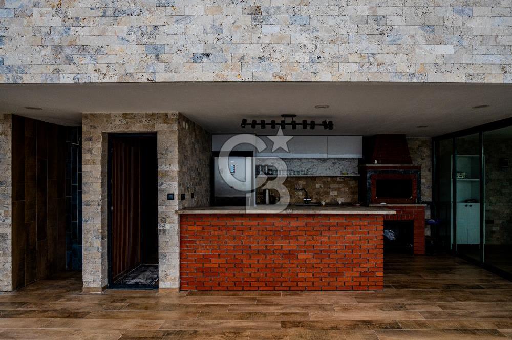 FOÇA YENİBAĞARASI'DA 5+1 TRİPLEX LOFT DENİZ MANZARALI SATILIK LÜKS VİLLA