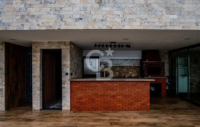 FOÇA YENİBAĞARASI'DA 5+1 TRİPLEX LOFT DENİZ MANZARALI SATILIK LÜKS VİLLA