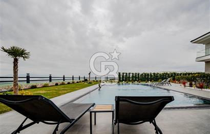 FOÇA YENİBAĞARASI'DA 5+1 TRİPLEX LOFT DENİZ MANZARALI SATILIK LÜKS VİLLA