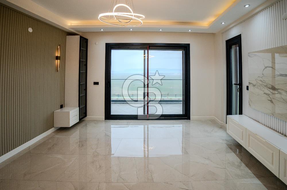 FOÇA YENİBAĞARASI'DA 5+1 TRİPLEX LOFT DENİZ MANZARALI SATILIK LÜKS VİLLA