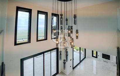 FOÇA YENİBAĞARASI'DA 5+1 TRİPLEX LOFT DENİZ MANZARALI SATILIK LÜKS VİLLA