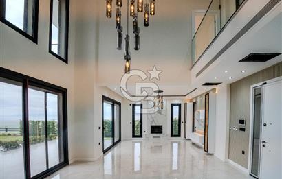 FOÇA YENİBAĞARASI'DA 5+1 TRİPLEX LOFT DENİZ MANZARALI SATILIK LÜKS VİLLA