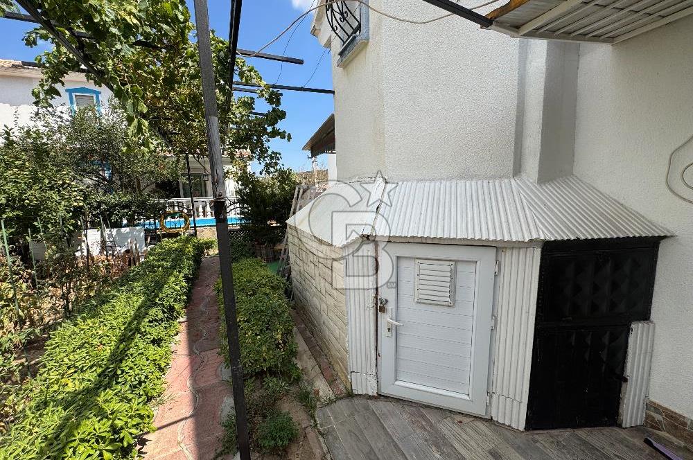 Yeni Şakran’da Denize Sıfır Dubleks Villa Havuzlu Site Üçinde