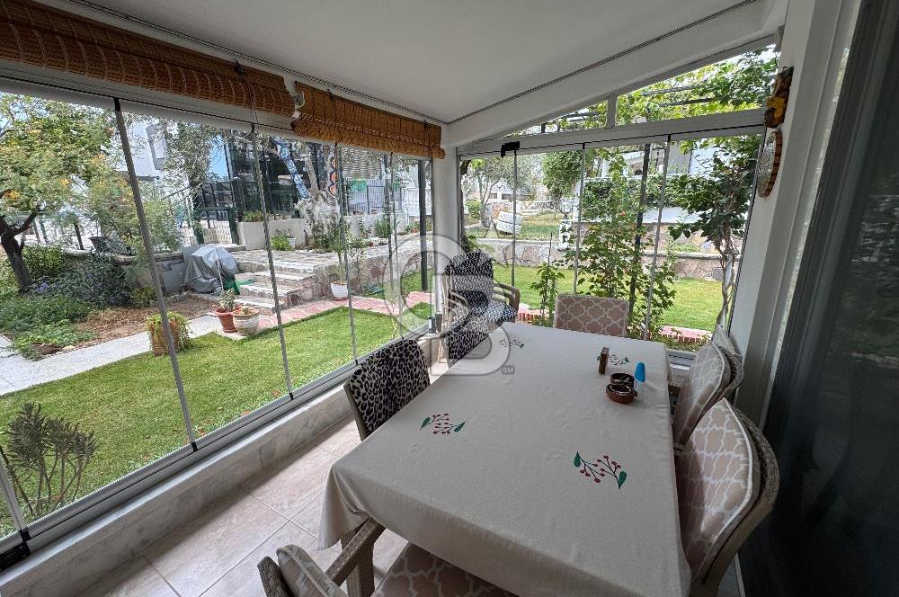 Yeni Şakran’da Denize Sıfır Dubleks Villa Havuzlu Site Üçinde