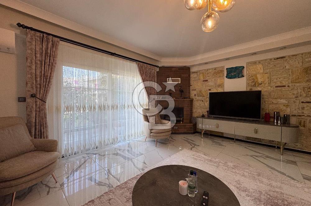 Foça Bağarası’nda Havuzlu Site İçinde 4+1 Tripleks